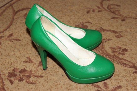 Продам зелені туфлі 35 р-ру. Зручна колодка, невисокий каблук. Одягала декілька . . фото 3