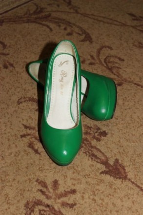 Продам зелені туфлі 35 р-ру. Зручна колодка, невисокий каблук. Одягала декілька . . фото 6