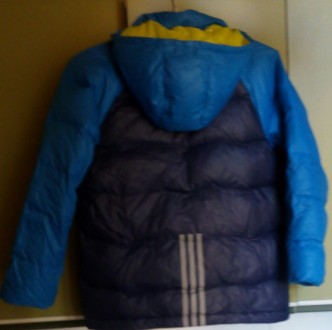 Куртка для мальчика 11-12 лет , голубого цвета с синими вставками. Рукав-реглан.. . фото 3