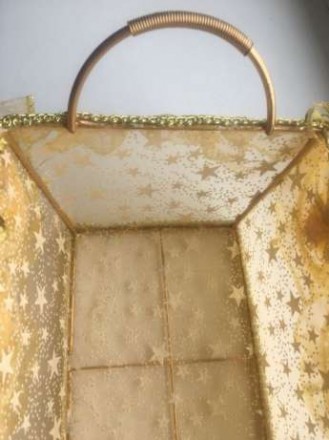 Набор из 2-х прямоугольных металлических корзинок, 
цвет - золото, 
украшены -. . фото 5