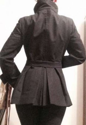 Женское пальто Zara, размер L, черный цвет, на подкладке, поясок на завязках. Но. . фото 4