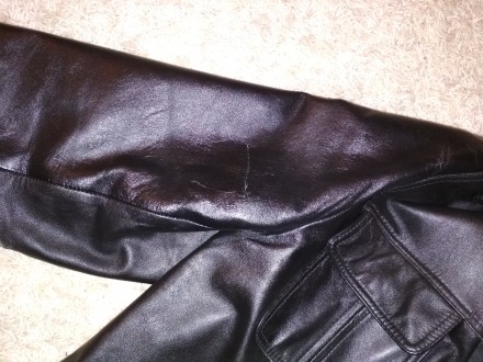 Продам черную кожаную куртку в хорошем состоянии. 3 внутренних кармана (в т.ч. 1. . фото 6