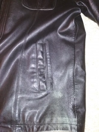 Продам черную кожаную куртку в хорошем состоянии. 3 внутренних кармана (в т.ч. 1. . фото 5