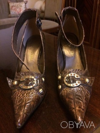 Жіночі туфлі з текстурованого шкірзамінника в гарному стані Колір: коричневий Ро. . фото 1