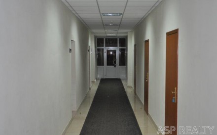 Продается Административное здание вторая линия 900 м кв, 3 этажа, вокруг асфальт. . фото 5