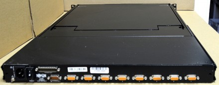 8-портовый стоечный консольный КВМ-переключатель серии NetDirector высотой 1U с . . фото 7