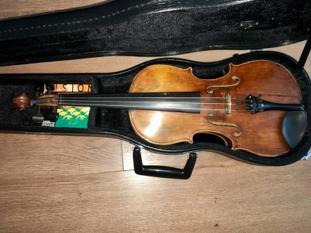Скрипка с новым футляром, струны Томастик, без смычка.

Скрипка 4/4 мануфактур. . фото 9