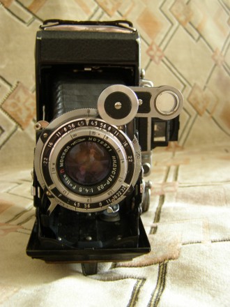 Пленочный фотоаппарат МОСКВА-2, выпуска 1951 г, с/н 5109513,
в хорошем, рабочем. . фото 6