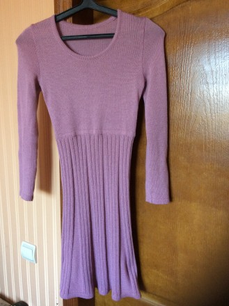 Продам вязаное платье в идеальном состоянии, длина—91, рукав—57, цена—65 грн.. . фото 2