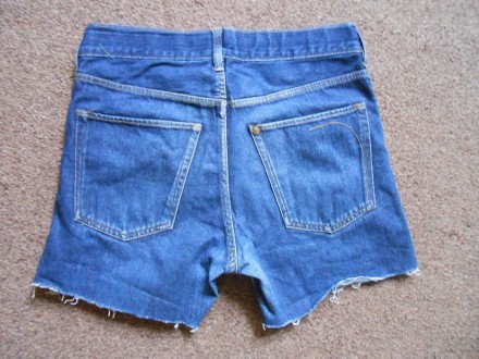 Шортики джинсовые, средней плотности. В отличном состоянии. По бирке 11-12 лет. . . фото 4