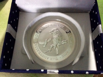 Коллекционная серебряная монета Австралии "Kookaburra ". Номинал 2 доллара. Год . . фото 2