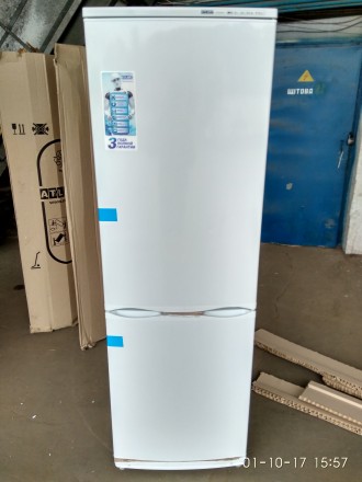 Тип холодильника  Двухкамерный
Общий объем холодильника  345 л
Система разморо. . фото 2