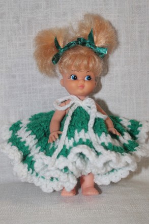 Куколка в шикарном вязаном платье с миленьким личиком. Волосы в норме, можно дел. . фото 2