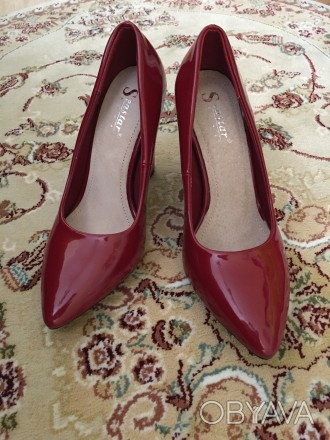 Жіночі туфлі, вишневого кольору, на грубому зручному каблуку. Довжина устілки - . . фото 1