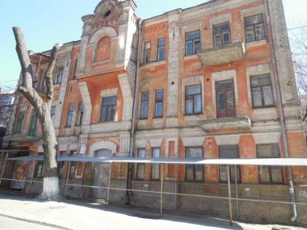 Продам отдельно стоящее 3-этажное здание под реконструкцию по ул. Дмитриевская, . . фото 2