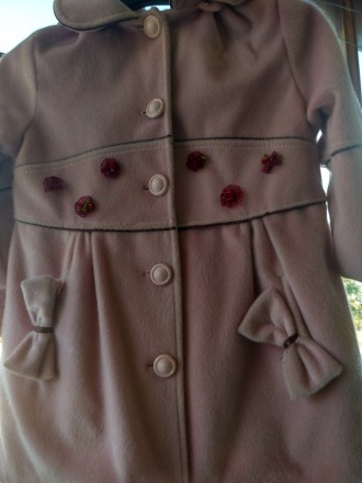 Стильное, модное розовое пальто, размер 32. Состояние идеальное. Капюшон отстёги. . фото 3