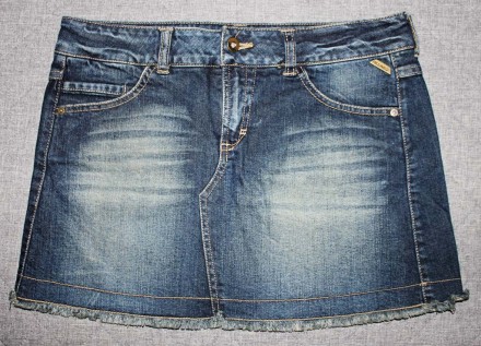 Джинсовая мини-юбка классического кроя Blend с потертостями, р. 38.
Спереди пот. . фото 2