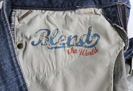Джинсовая мини-юбка классического кроя Blend с потертостями, р. 38.
Спереди пот. . фото 4