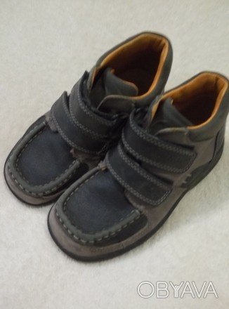 Отличные ботинки для мальчугана Clarks 11 (28) размер. Длина стельки 17,5 см. Не. . фото 1