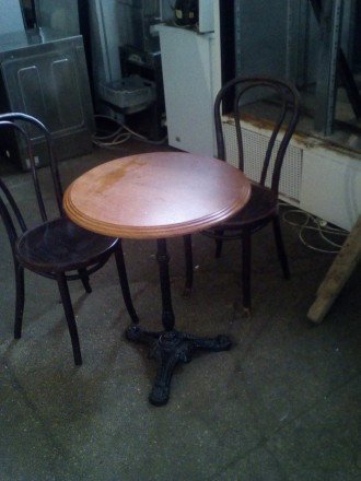 Продается стол деревянный на чугунной ноге для кафе, кофейни . Стол б/у круглый . . фото 3