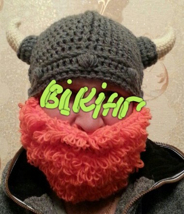 Не така "як у всіх" !!! хендмейд))

В'язана гачком шапка Вікінга з бородою, бо. . фото 2