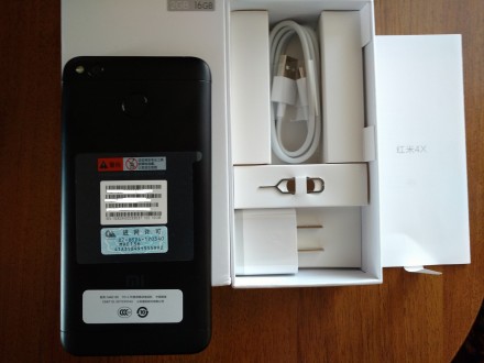 Продам новый,оригинальный телефон Xiaomi Redmi 4X 2/16GB  Черный в пленках.Полны. . фото 3