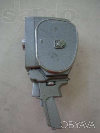 Механическая ручная видеокамера "Кварц",выпущена в 60-х годах.в СССР.Оптика в хо. . фото 1