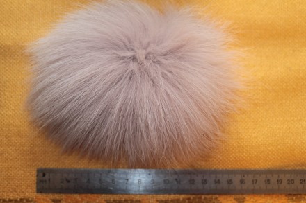 Помпон на шапку из натурального меха песца, размер 12-13 см. Крепится к шапке с . . фото 5