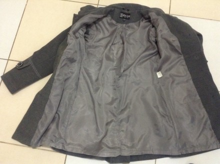 Пальто в нормальном состоянии темно-серого цвета ,кашемир ,с отделочной строчкой. . фото 4