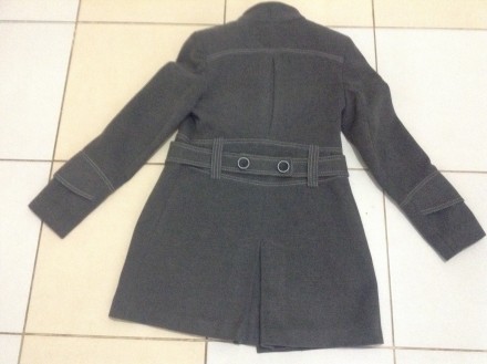 Пальто в нормальном состоянии темно-серого цвета ,кашемир ,с отделочной строчкой. . фото 3