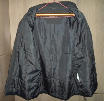 куртка непромокаемая на тонком утеплителе в хорошем состоянии-мало пользованная-. . фото 4