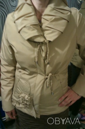 Куртка женская демисезон бежевого цвета,замеры:полуобхват груди- 54 см ,длина ру. . фото 1