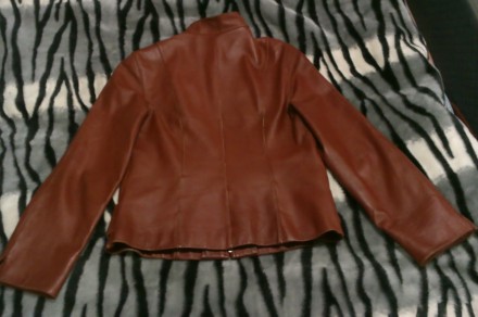 куртка кожаная коричневого цвета,в хорошем состоянии,замеры: полуобхват груди-48. . фото 3