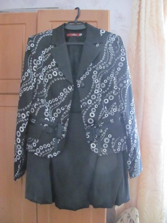 нарядный женский костюм пиджак и юбка из атласа,размер 46-48,производство Белару. . фото 2