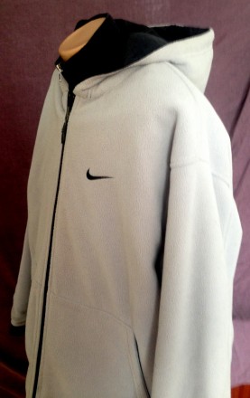 Куртка Nike двухсторонняя ( с черной стороны есть дефект, две дырочки спереди и . . фото 3