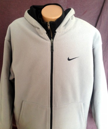 Куртка Nike двухсторонняя ( с черной стороны есть дефект, две дырочки спереди и . . фото 2