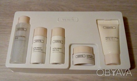 Набор уходовых и увлажняющих миниатюр

VERITE 5 Skin Care Trial Kit:

1. Миц. . фото 1