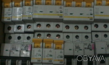 Продам выключатель автоматический 3х фазный(100 грн), однофазный 10,16,25 А(40 г. . фото 1