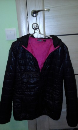Продам жіночу демісезонну куртку німецької фірми Esmara.Розмір 42.Стан нової.Без. . фото 2