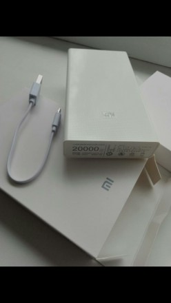 Xiaomi Mi Power bank 20000mAh упакован так же, как и остальные аккумуляторы брен. . фото 2