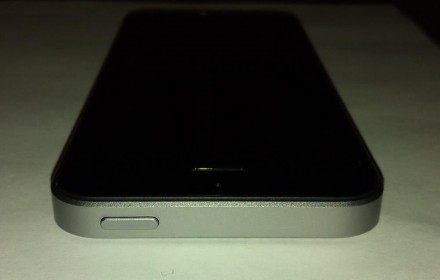 Продаю свой iPhone SE 16 ГБ Space Gray в отличном состоянии. Без царапин, сколов. . фото 6
