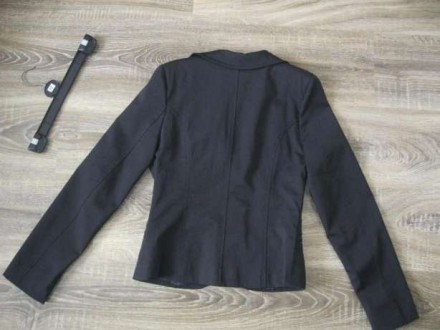 Продам женский черный пиджак в идеальном состоянии, одевался всего несколько раз. . фото 4