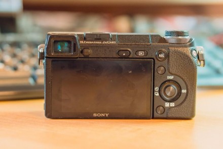 Продам Sony Alpha NEX-6 Body Black (Официальный), использовался как семейный фот. . фото 4