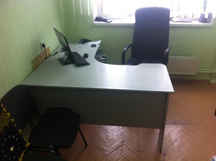 Продам офисный эксклюзивный стол. Состоит из тумбы с 4 полками и ящика (можно по. . фото 3