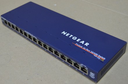 FS116 - 16 port 10/100 Mbps Fast Ethernet Switch with Auto Uplink. . фото 3
