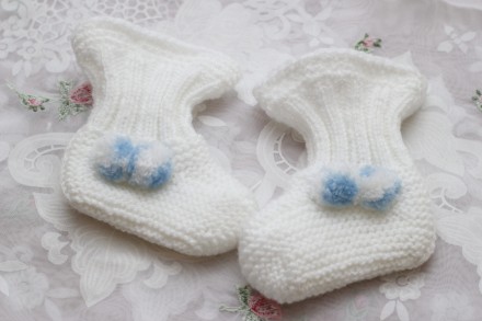 носочки на новорожденных 

всего 5 пар. длина стопы 9.5 см
4 пары связаны пря. . фото 6