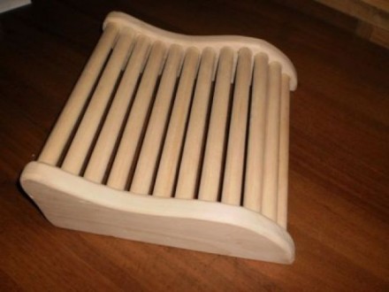 Подголовник деревянный в бане выполняет ту же важную функцию, что и подушка дома. . фото 2