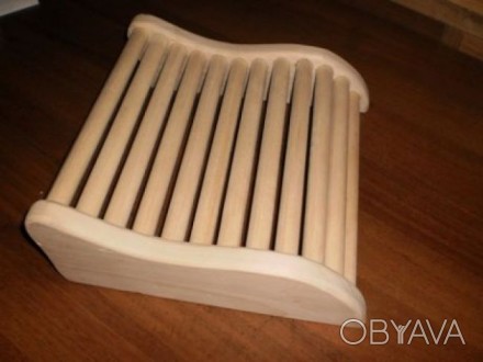 Подголовник деревянный в бане выполняет ту же важную функцию, что и подушка дома. . фото 1