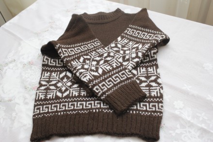 свитер коричневый снежинка + греческий орнамент; рисунок двусторонний

длина 4. . фото 3