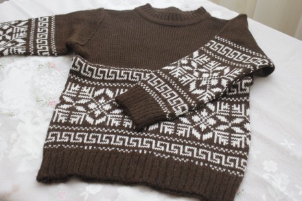 свитер коричневый снежинка + греческий орнамент; рисунок двусторонний

длина 4. . фото 2